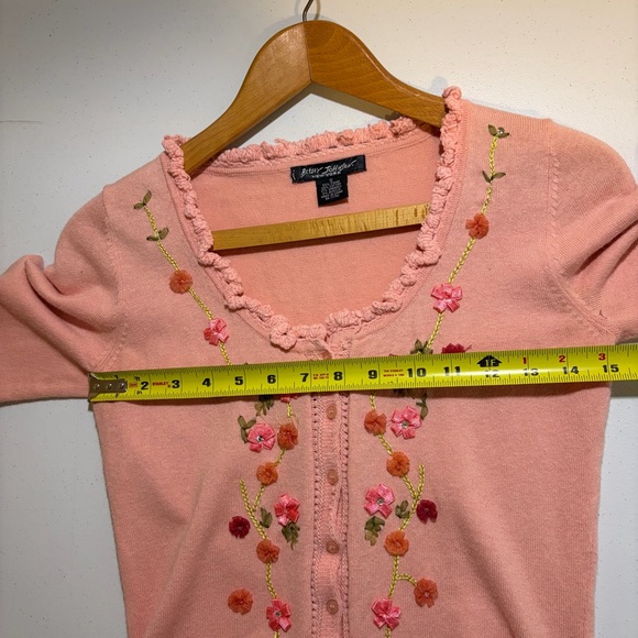 Betsey Johnson Vintage Pink Knit Cardigan Floral Embroidered Sweater whimsy sm - Picture 11 of 12